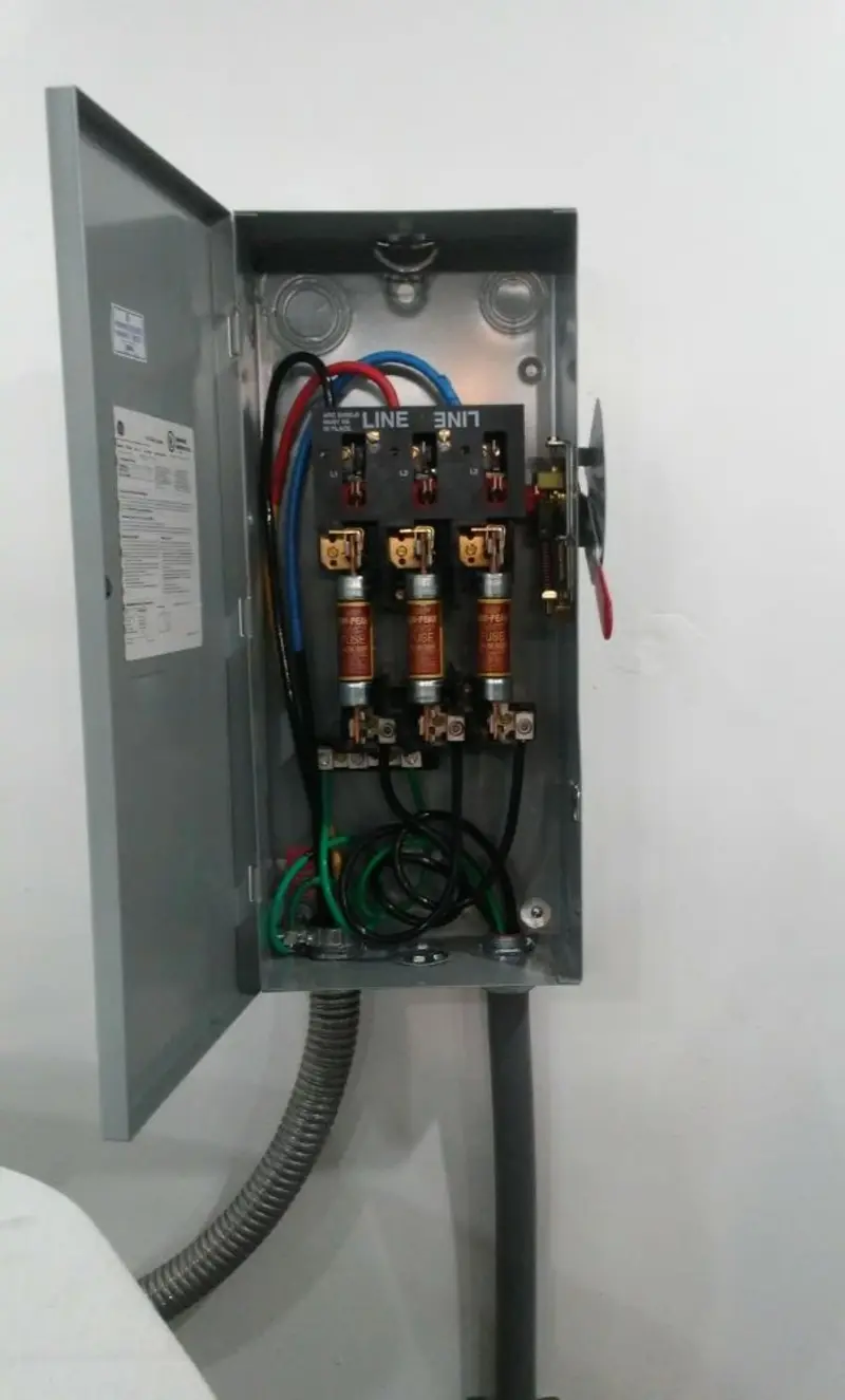 Three-phase disconnect switch installed for Electrical Wiring & Rewiring in Paragould